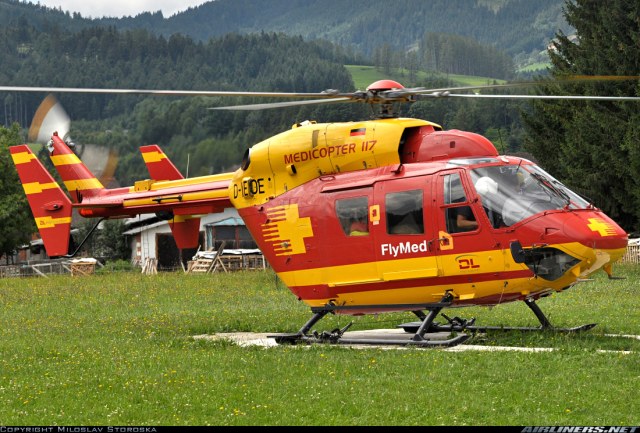 Eurocopter-Kawasaki BK-117B-2-1.jpg